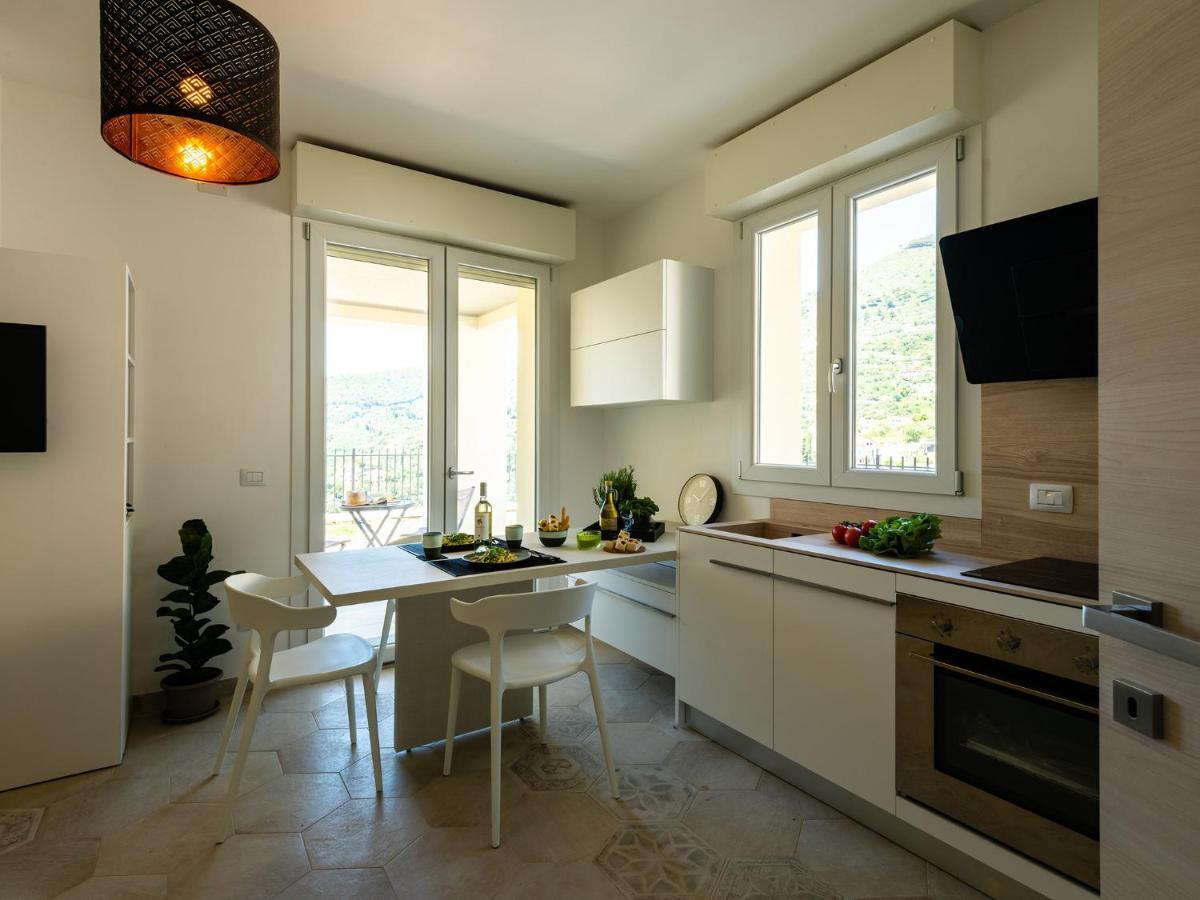 Villa Hanbury With Swimming Pool And Parking In Alassio Exterior photo