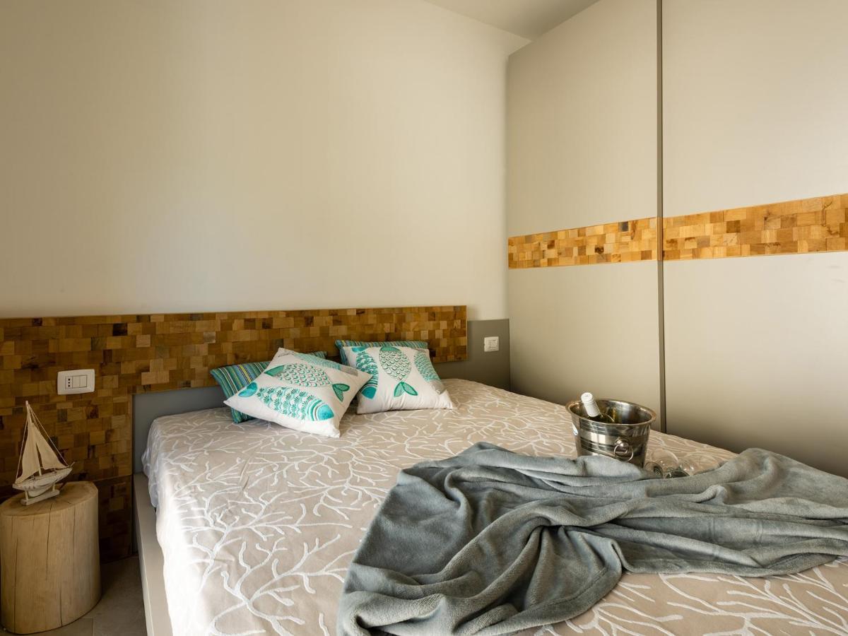 Villa Hanbury With Swimming Pool And Parking In Alassio Exterior photo